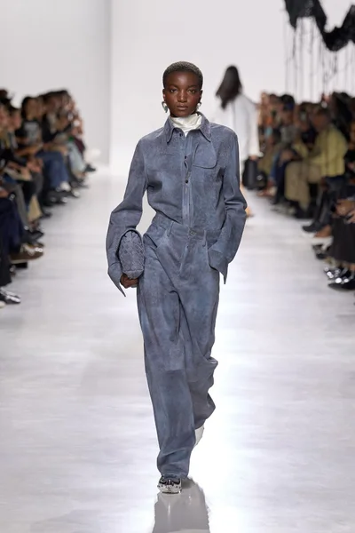 Look 30